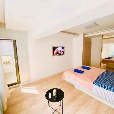 Apartment Mega Four *