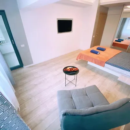 Apartment Mega Four *