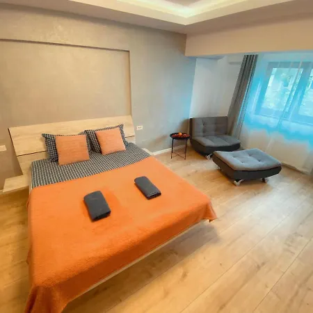 Mega Four Apartment